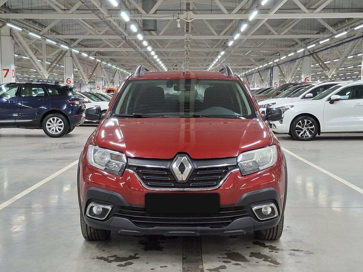 Renault Sandero с пробегом — 2018 год. Фото: #1