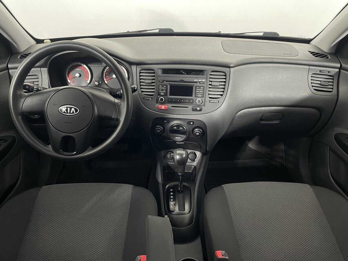 Kia Rio с пробегом — 2010 год. Фото: #6