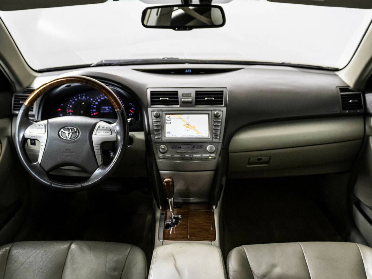 Toyota Camry с пробегом — 2011 год. Фото: #6