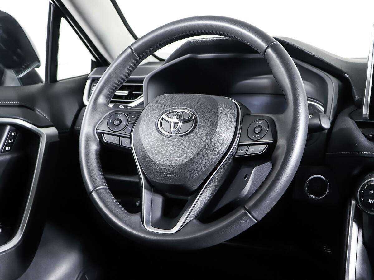 Toyota RAV4 с пробегом — 2021 год. Фото: #12