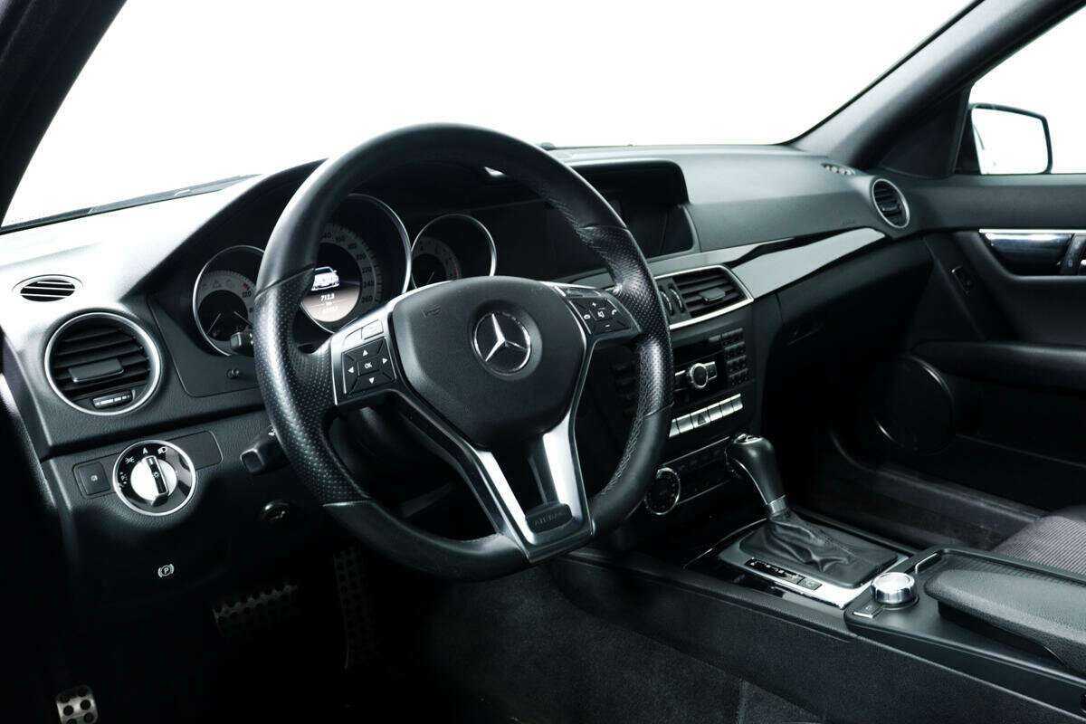 Mercedes-Benz C-Класс с пробегом — 2011 год. Фото: #10