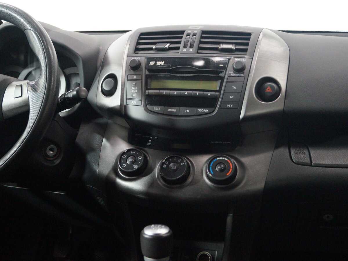 Toyota RAV4 с пробегом — 2011 год. Фото: #8