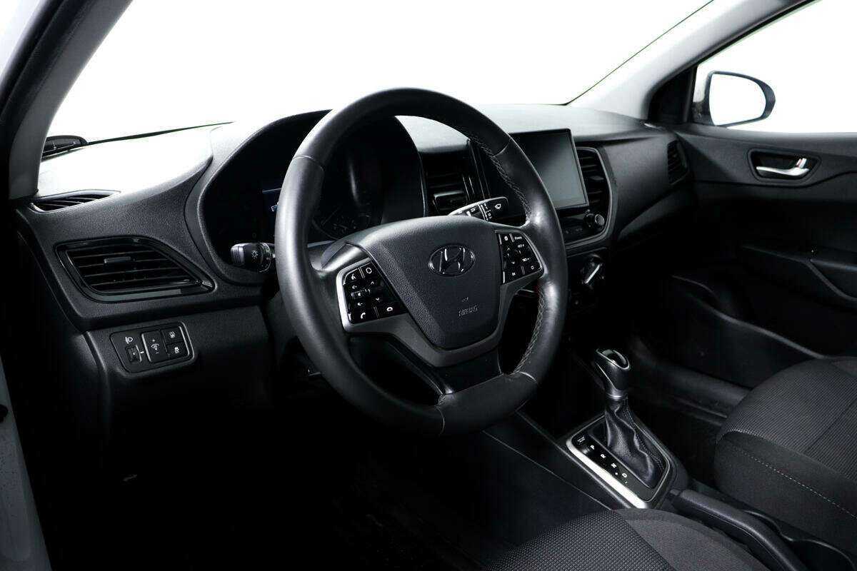 Hyundai Solaris с пробегом — 2020 год. Фото: #12