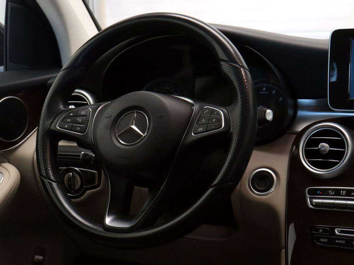 Mercedes-Benz GLC с пробегом — 2015 год. Фото: #12