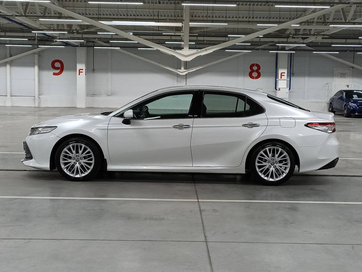 Toyota Camry с пробегом — 2019 год. Фото: #7