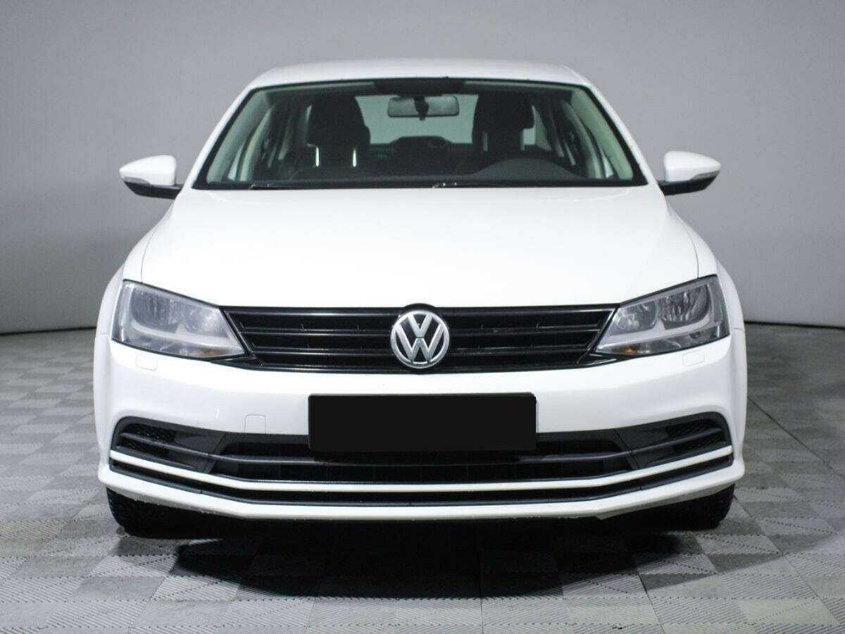 Volkswagen Jetta с пробегом — 2016 год. Фото: #1
