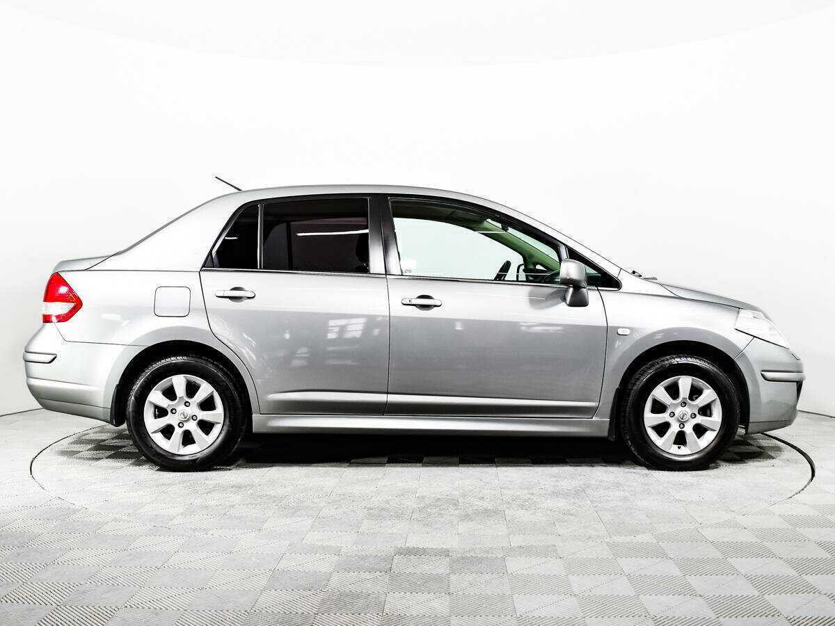 Nissan Tiida с пробегом — 2013 год. Фото: #3