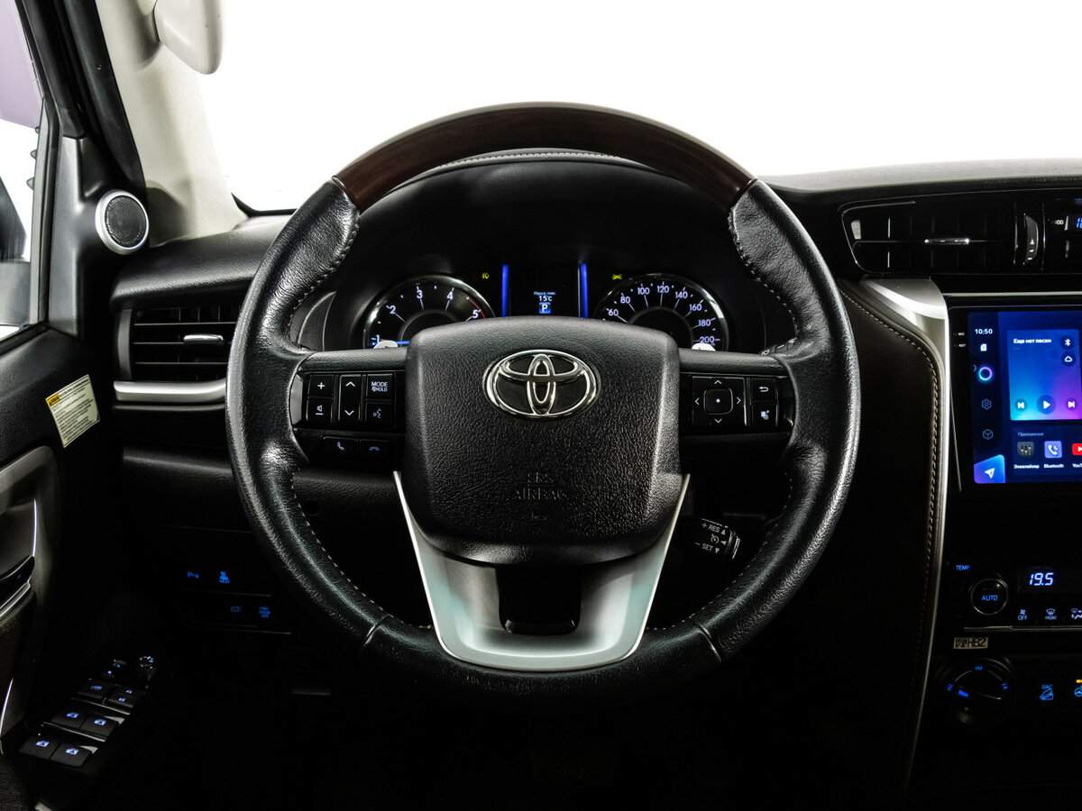 Toyota Fortuner с пробегом — 2018 год. Фото: #12