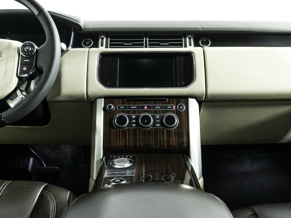 Land Rover Range Rover с пробегом — 2015 год. Фото: #12