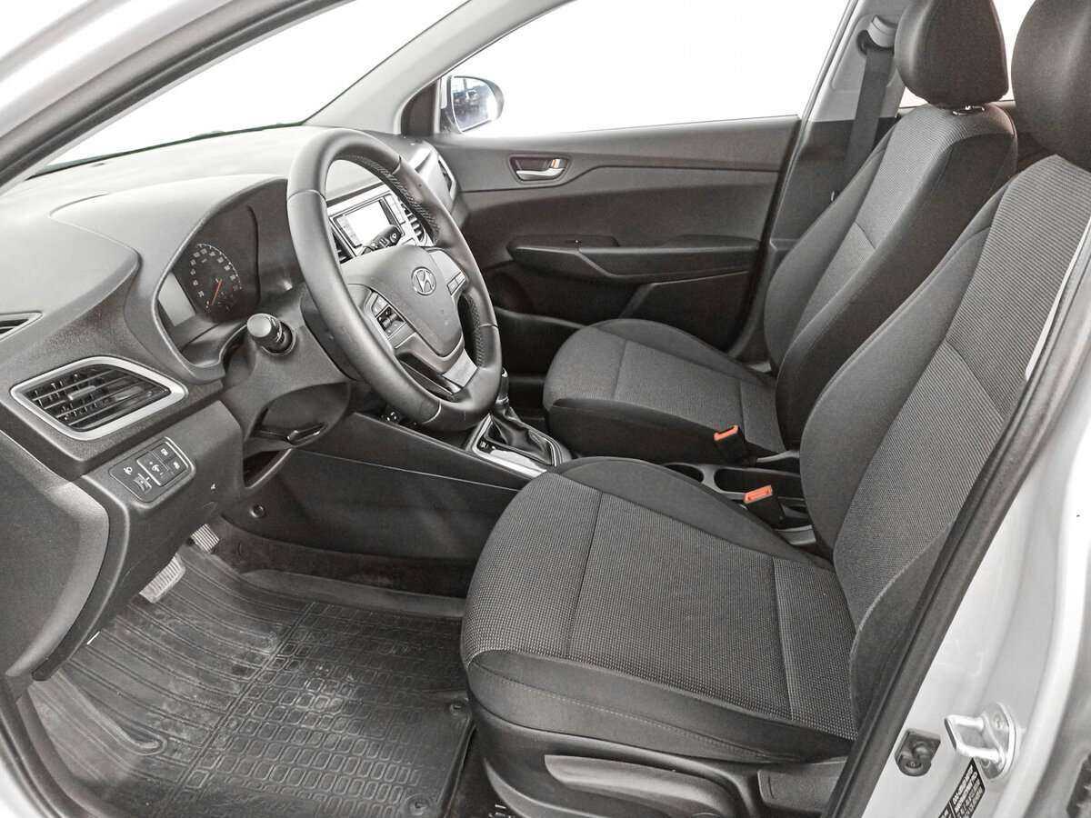 Hyundai Solaris с пробегом — 2017 год. Фото: #13