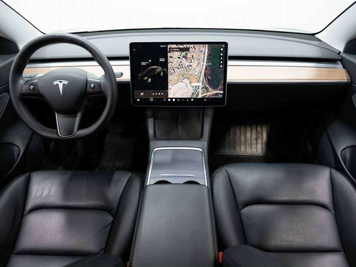 Tesla Model 3 с пробегом — 2020 год. Фото: #12