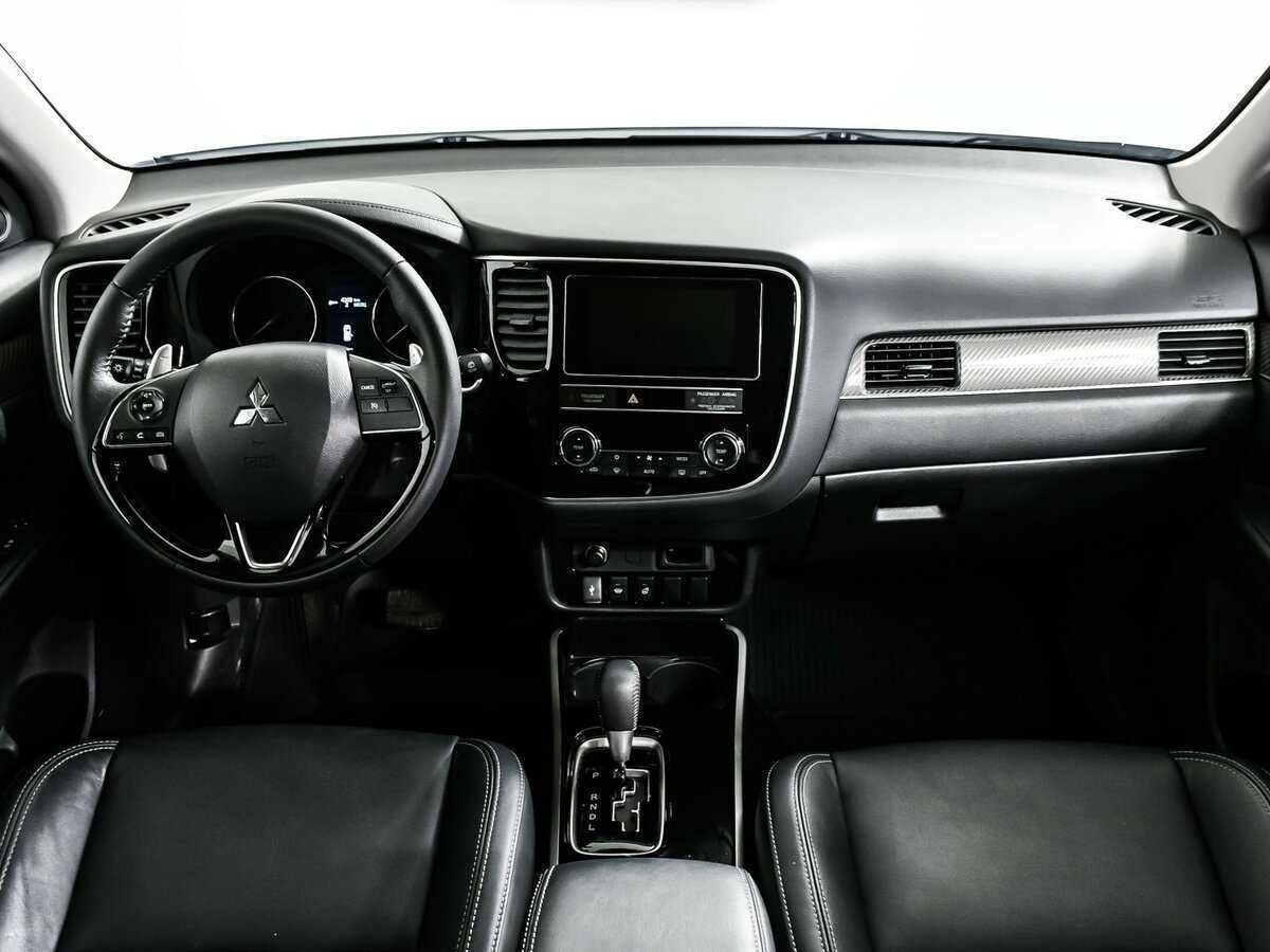 Mitsubishi Outlander с пробегом — 2019 год. Фото: #10