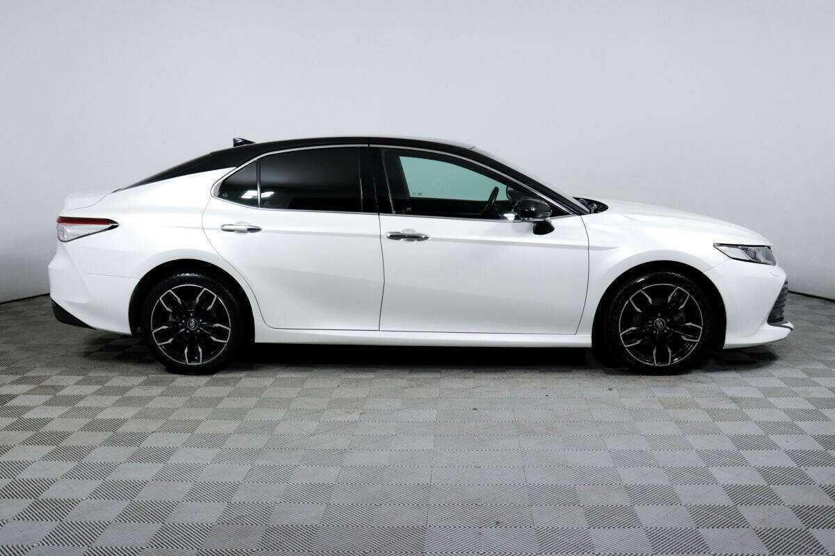 Toyota Camry с пробегом — 2020 год. Фото: #3