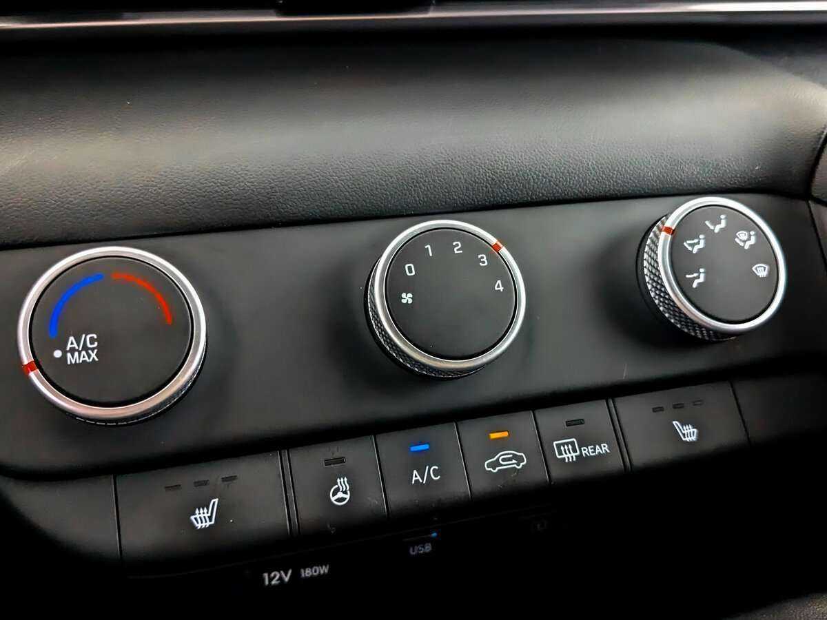 Hyundai Elantra с пробегом — 2022 год. Фото: #24