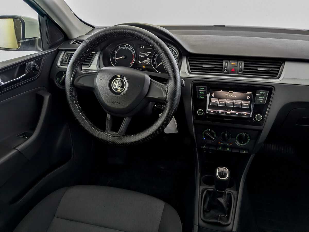 Skoda Rapid с пробегом — 2017 год. Фото: #25