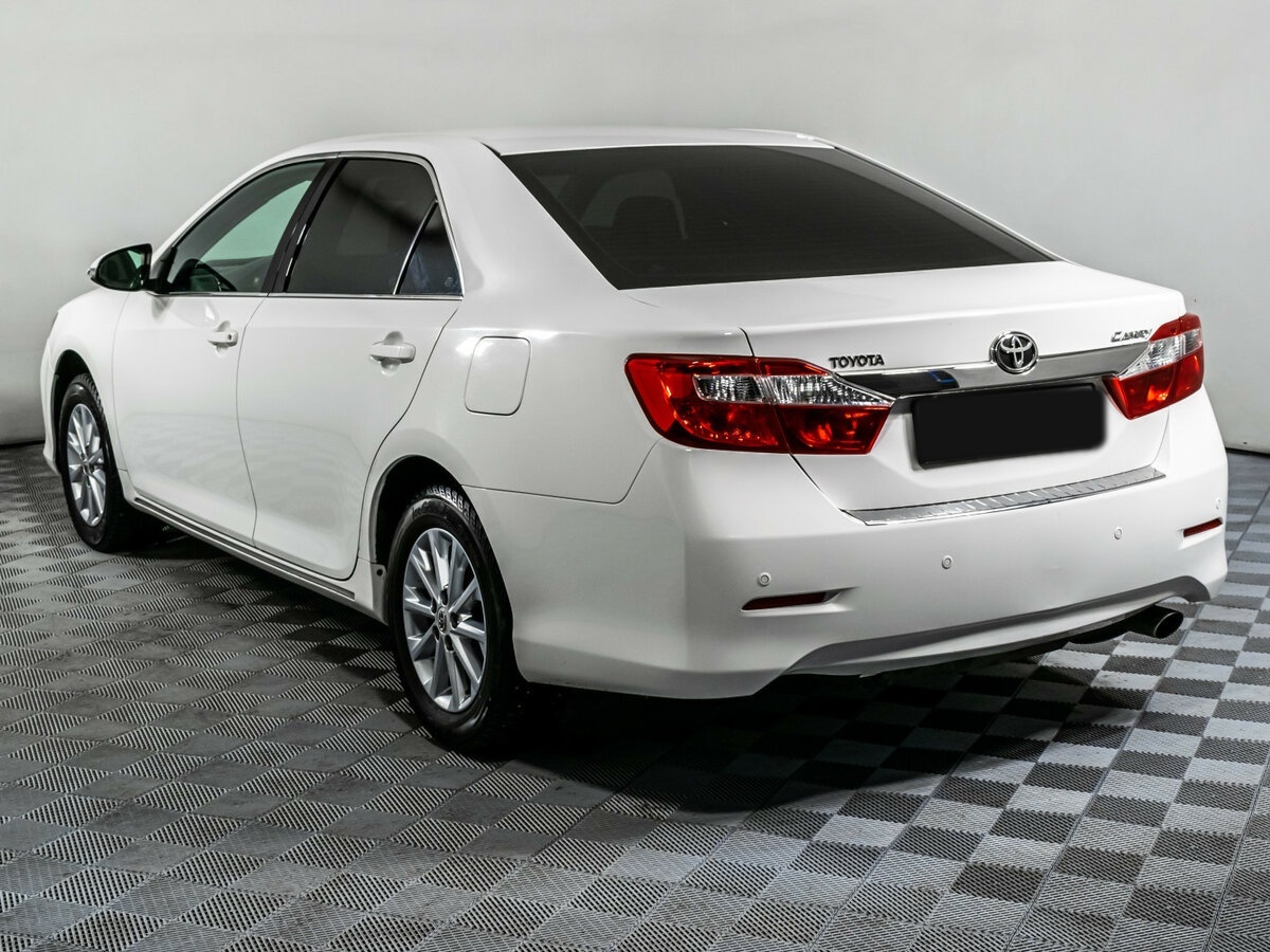 Toyota Camry с пробегом — 2014 год. Фото: #5
