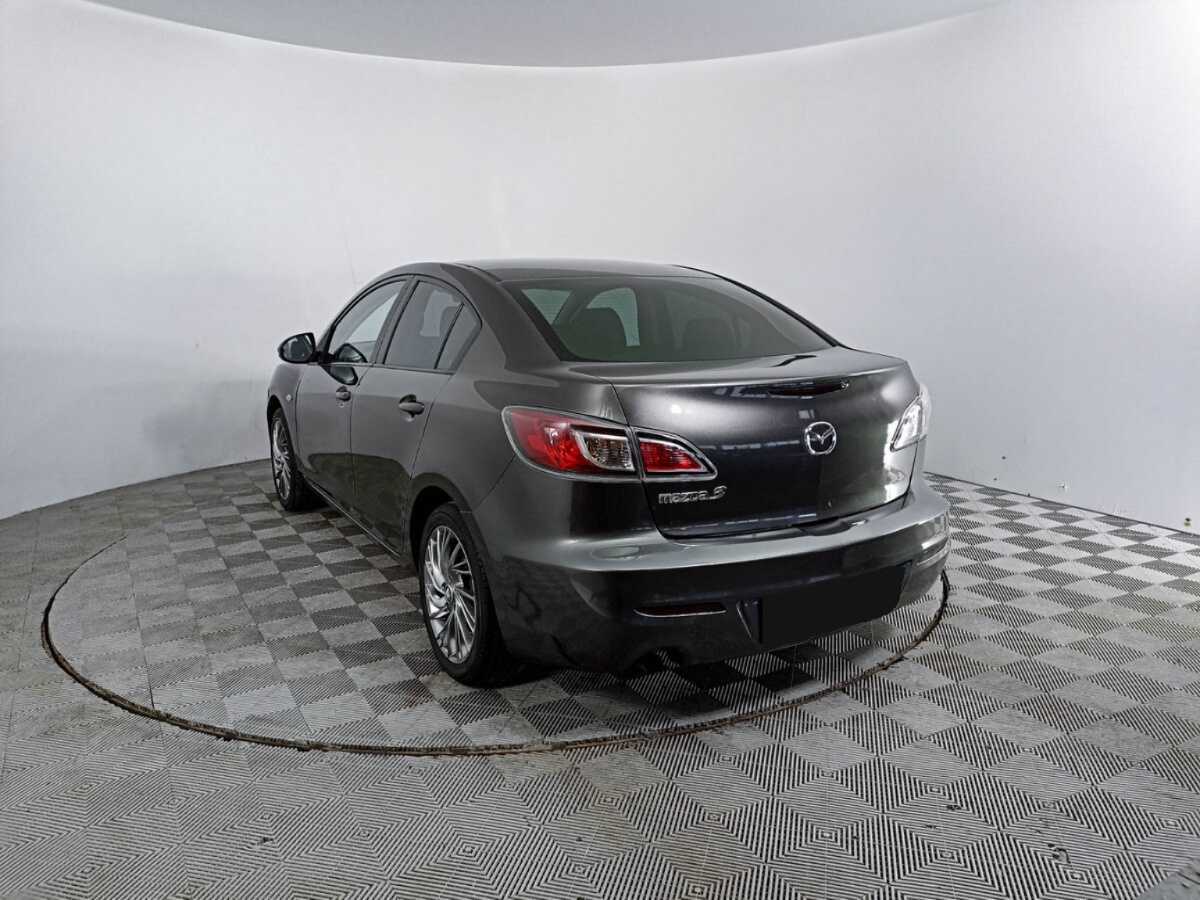 Mazda 3 с пробегом — 2011 год. Фото: #6