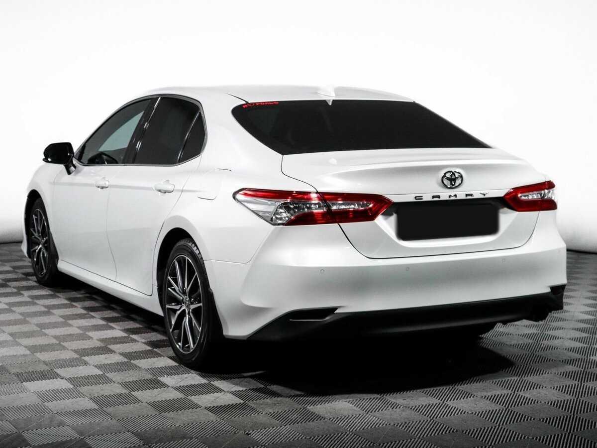 Toyota Camry с пробегом — 2021 год. Фото: #6