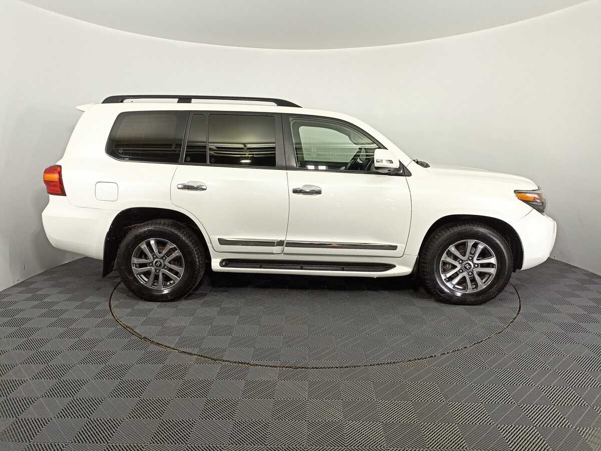 Toyota Land Cruiser с пробегом — 2015 год. Фото: #3