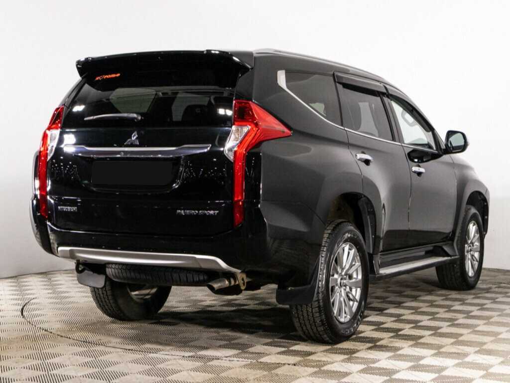 Mitsubishi Pajero Sport с пробегом — 2016 год. Фото: #4