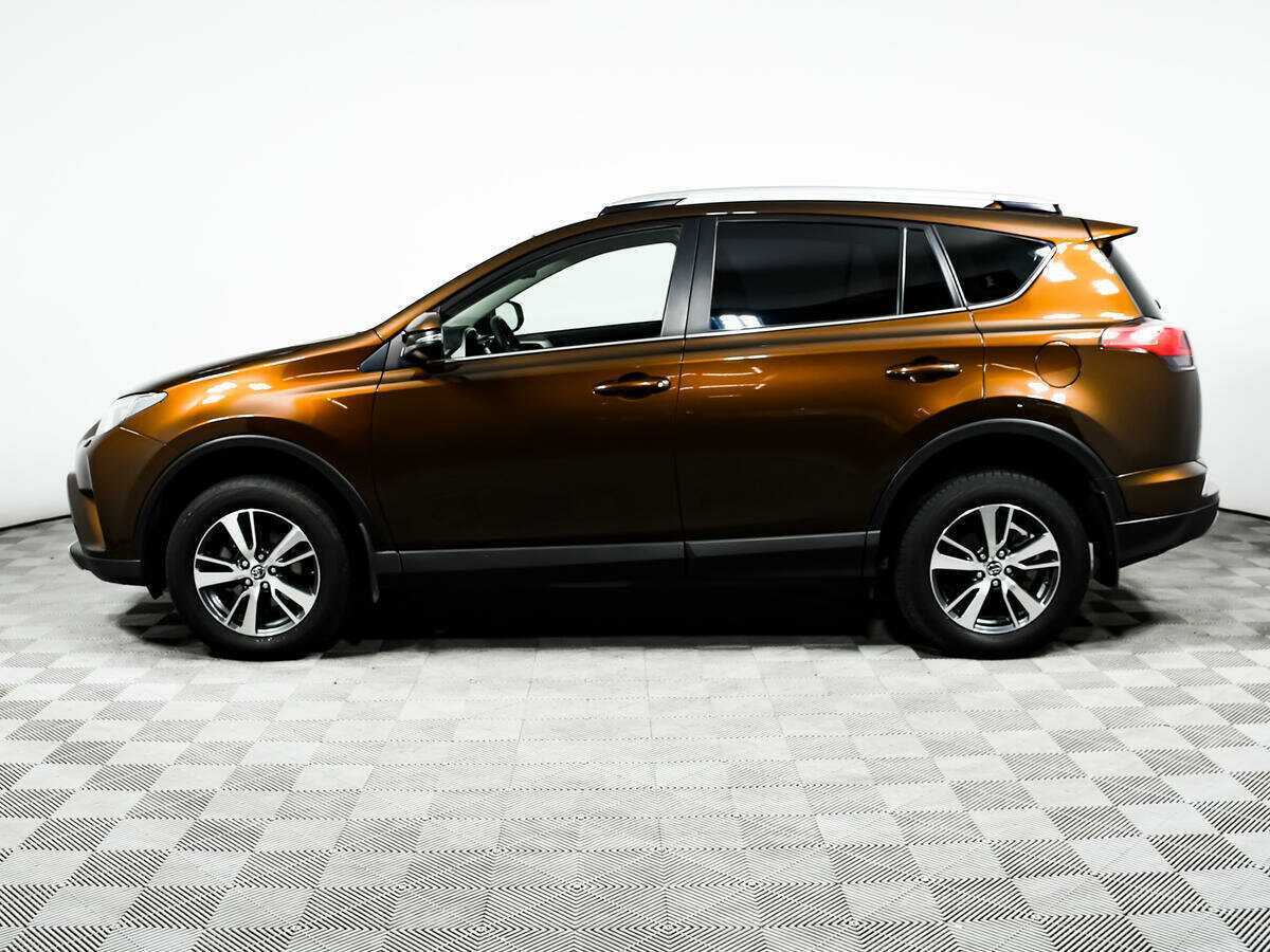 Toyota RAV4 с пробегом — 2017 год. Фото: #7