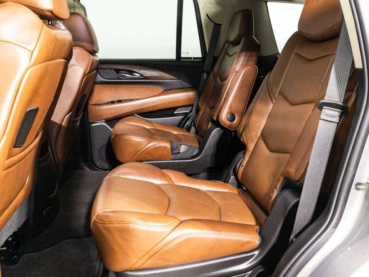 Cadillac Escalade с пробегом — 2018 год. Фото: #9