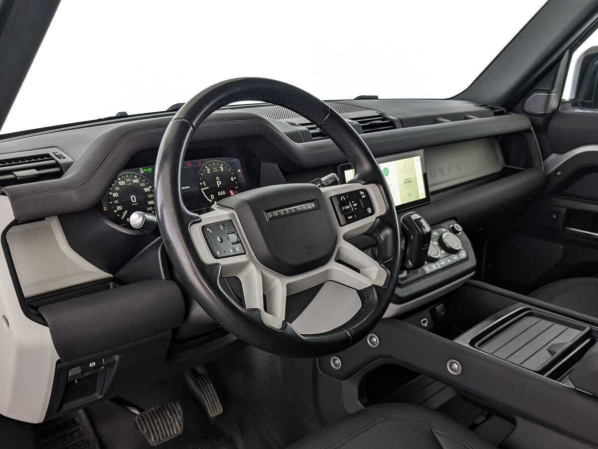 Land Rover Defender с пробегом — 2021 год. Фото: #10