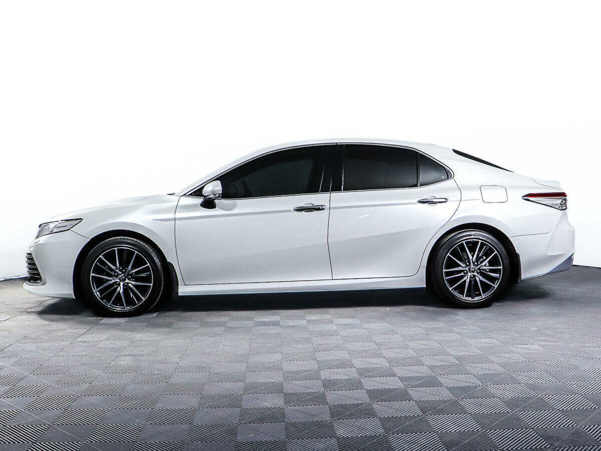 Toyota Camry с пробегом — 2022 год. Фото: #7