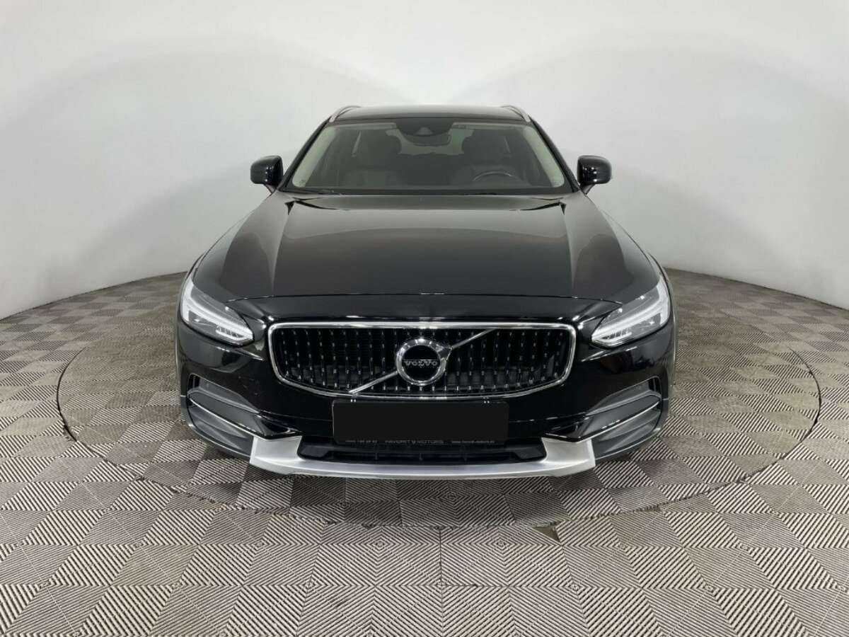 Volvo V90 Cross Country с пробегом — 2018 год. Фото: #1