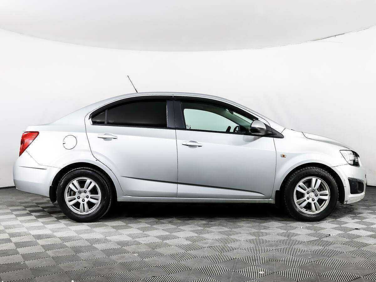 Chevrolet Aveo с пробегом — 2013 год. Фото: #3