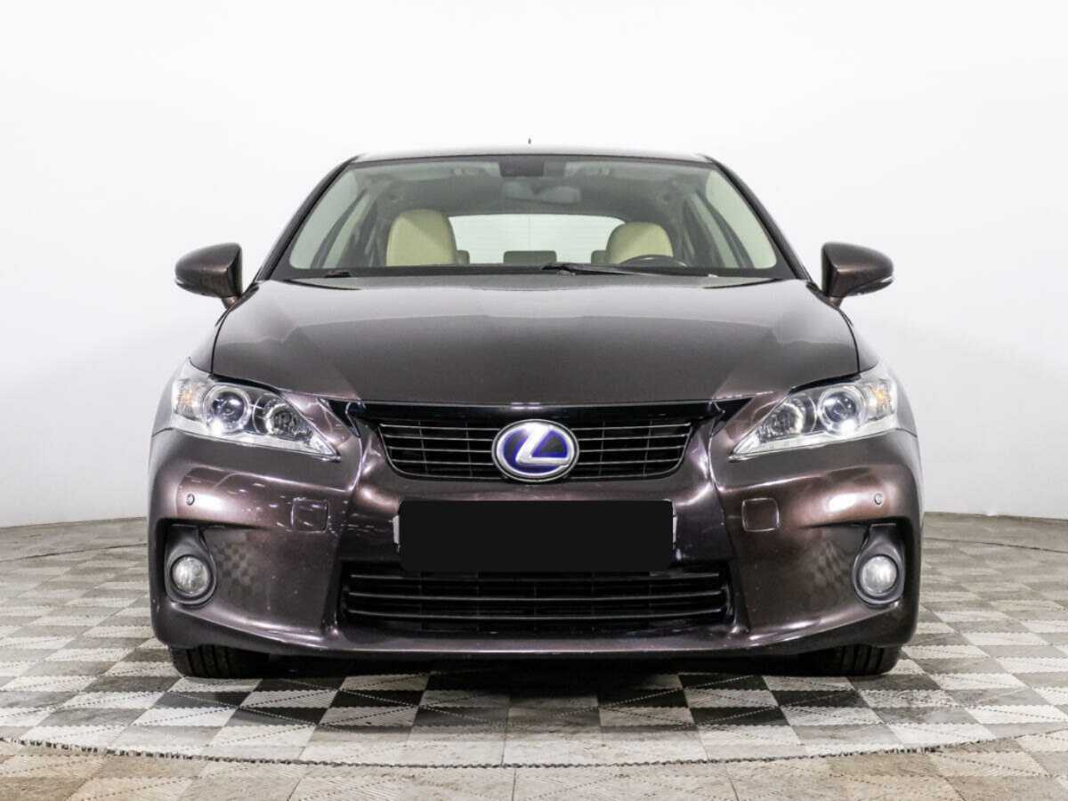 Lexus CT с пробегом — 2011 год. Фото: #1