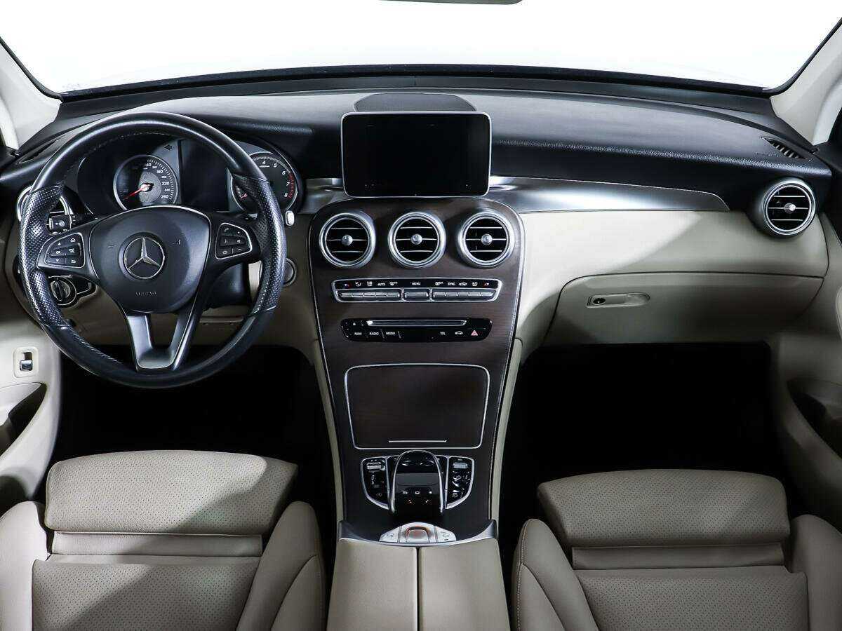 Mercedes-Benz GLC с пробегом — 2016 год. Фото: #10