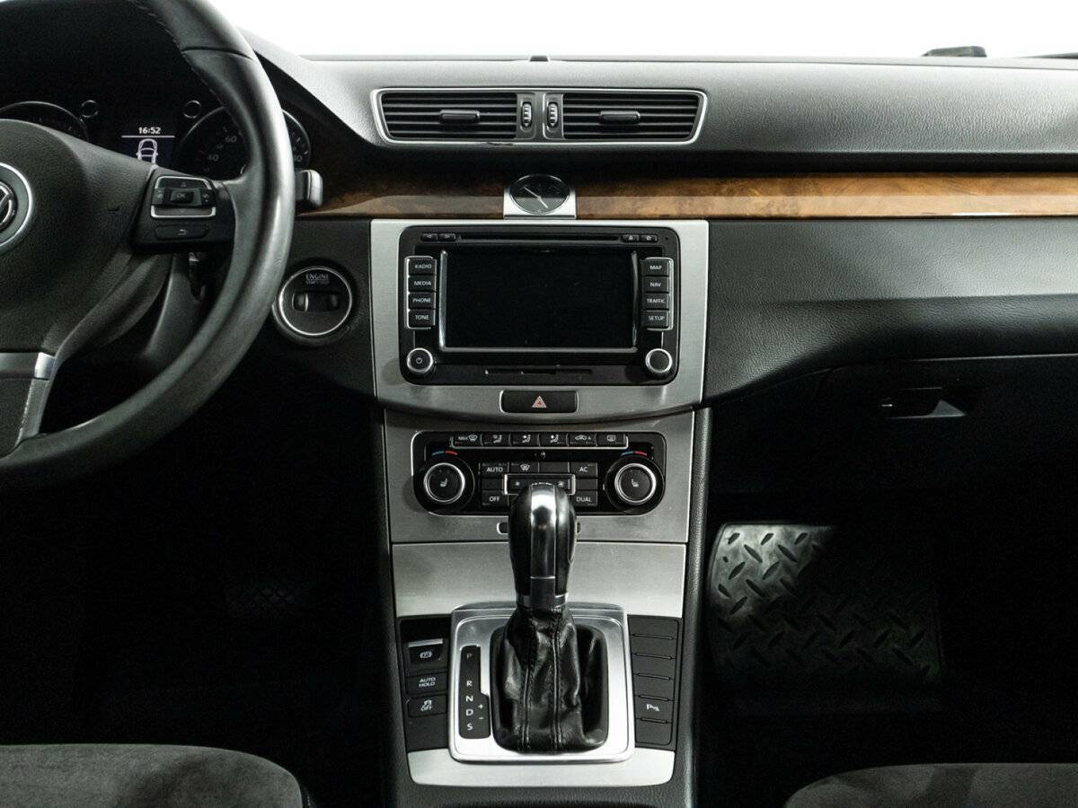 Volkswagen Passat с пробегом — 2011 год. Фото: #14