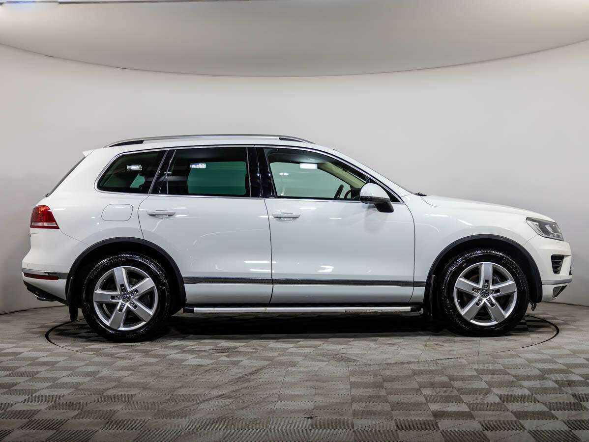 Volkswagen Touareg с пробегом — 2015 год. Фото: #2