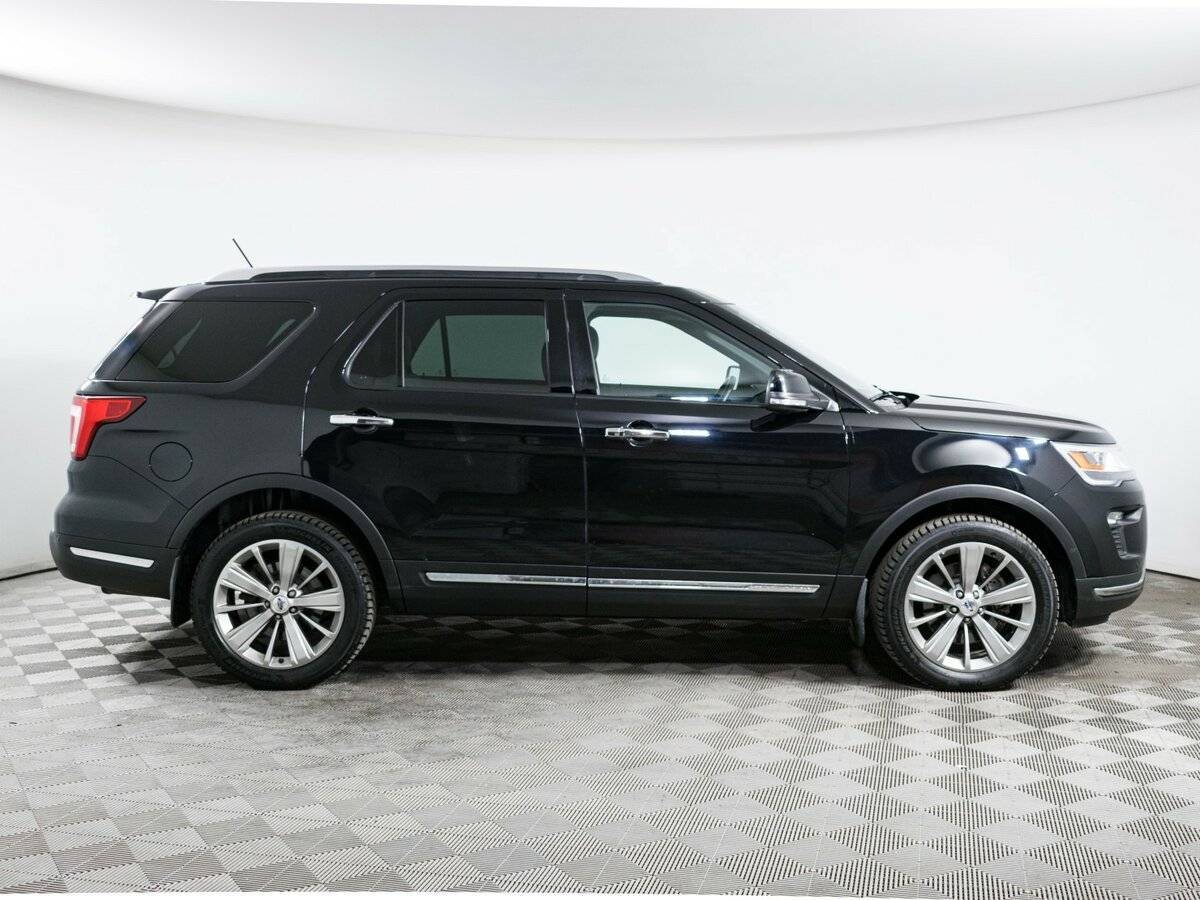 Ford Explorer с пробегом — 2019 год. Фото: #3