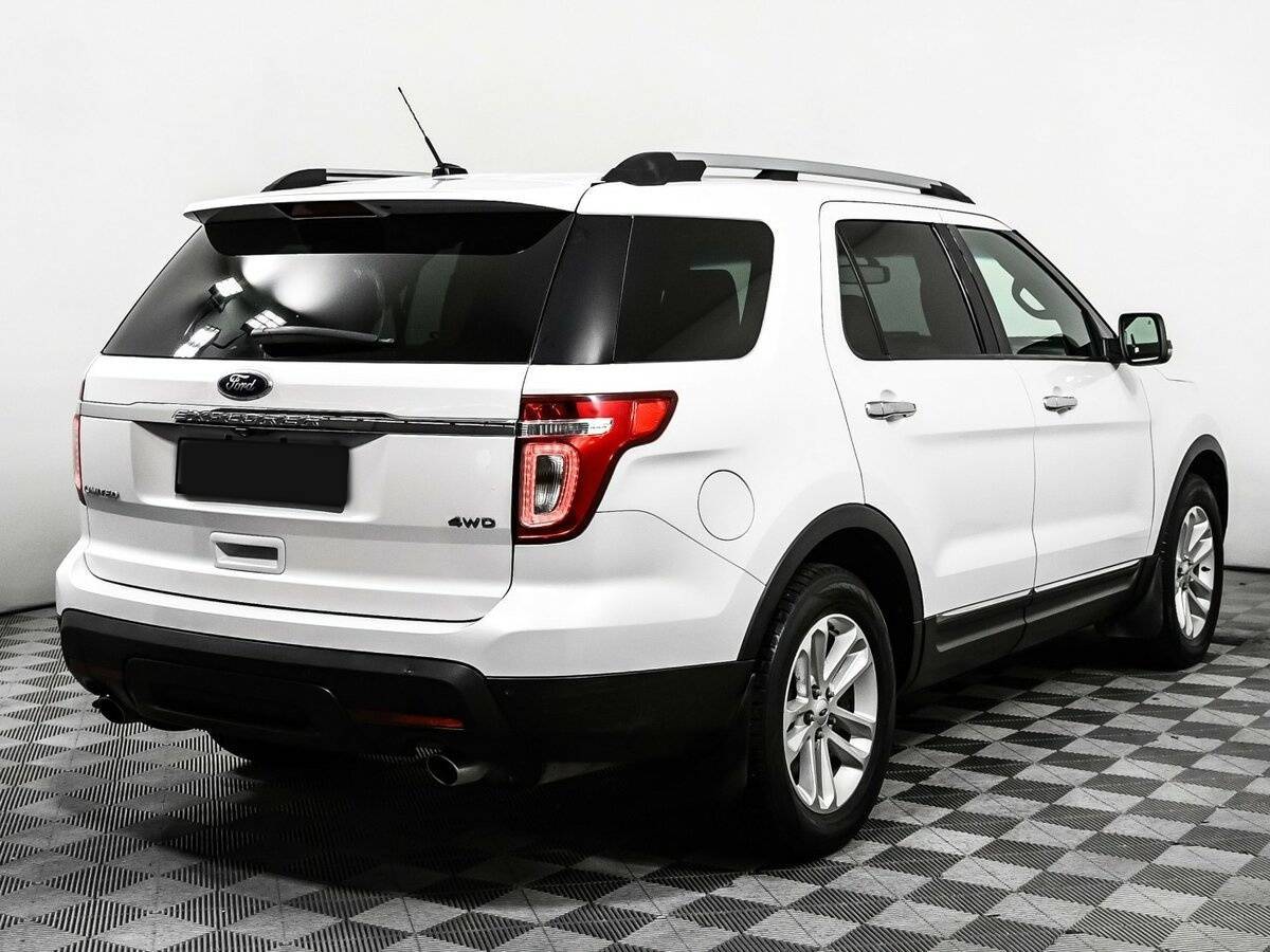 Ford Explorer с пробегом — 2012 год. Фото: #4