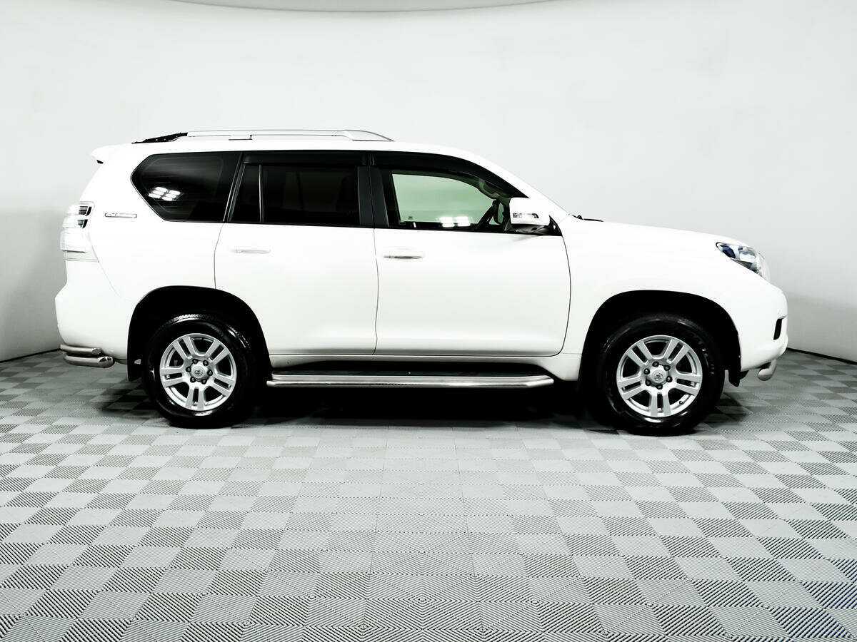 Toyota Land Cruiser Prado с пробегом — 2011 год. Фото: #3