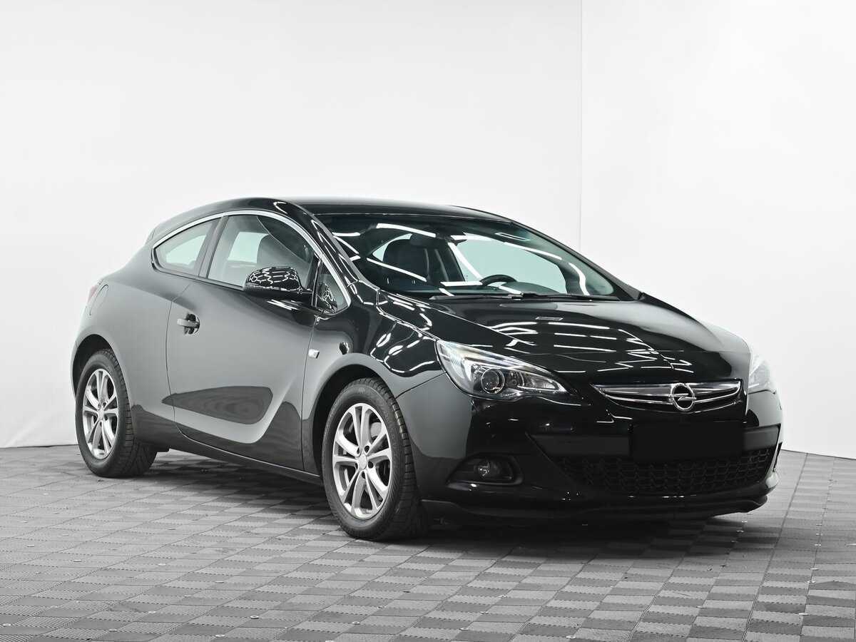 Opel Astra с пробегом — 2012 год. Фото: #1
