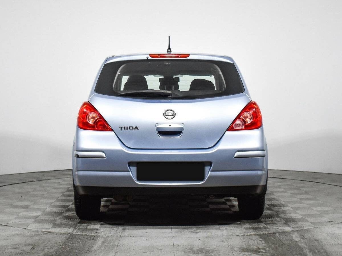 Nissan Tiida с пробегом — 2010 год. Фото: #5