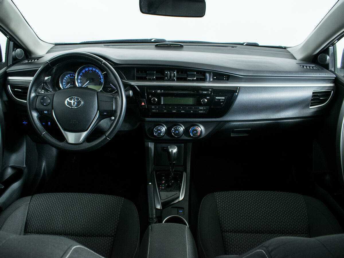Toyota Corolla с пробегом — 2013 год. Фото: #11