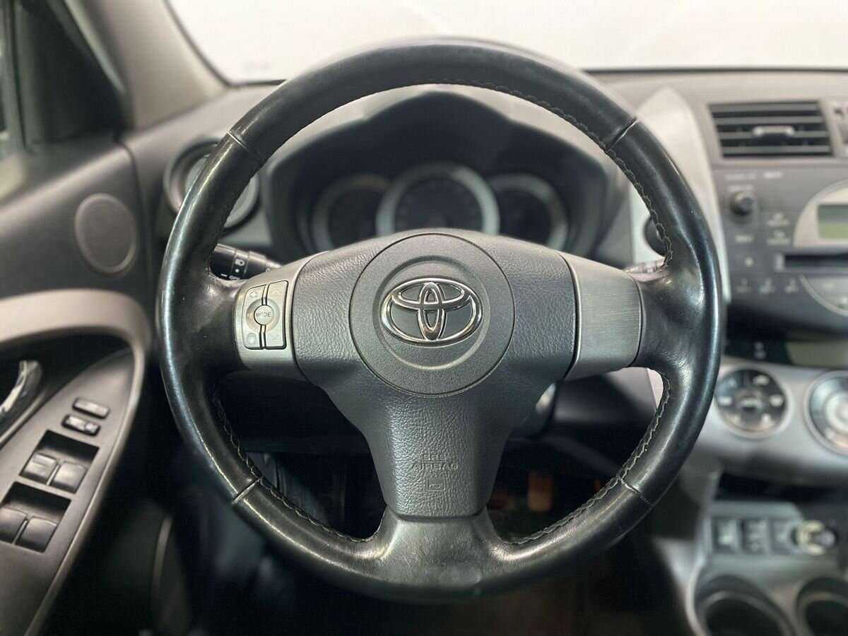 Toyota RAV4 с пробегом — 2007 год. Фото: #12