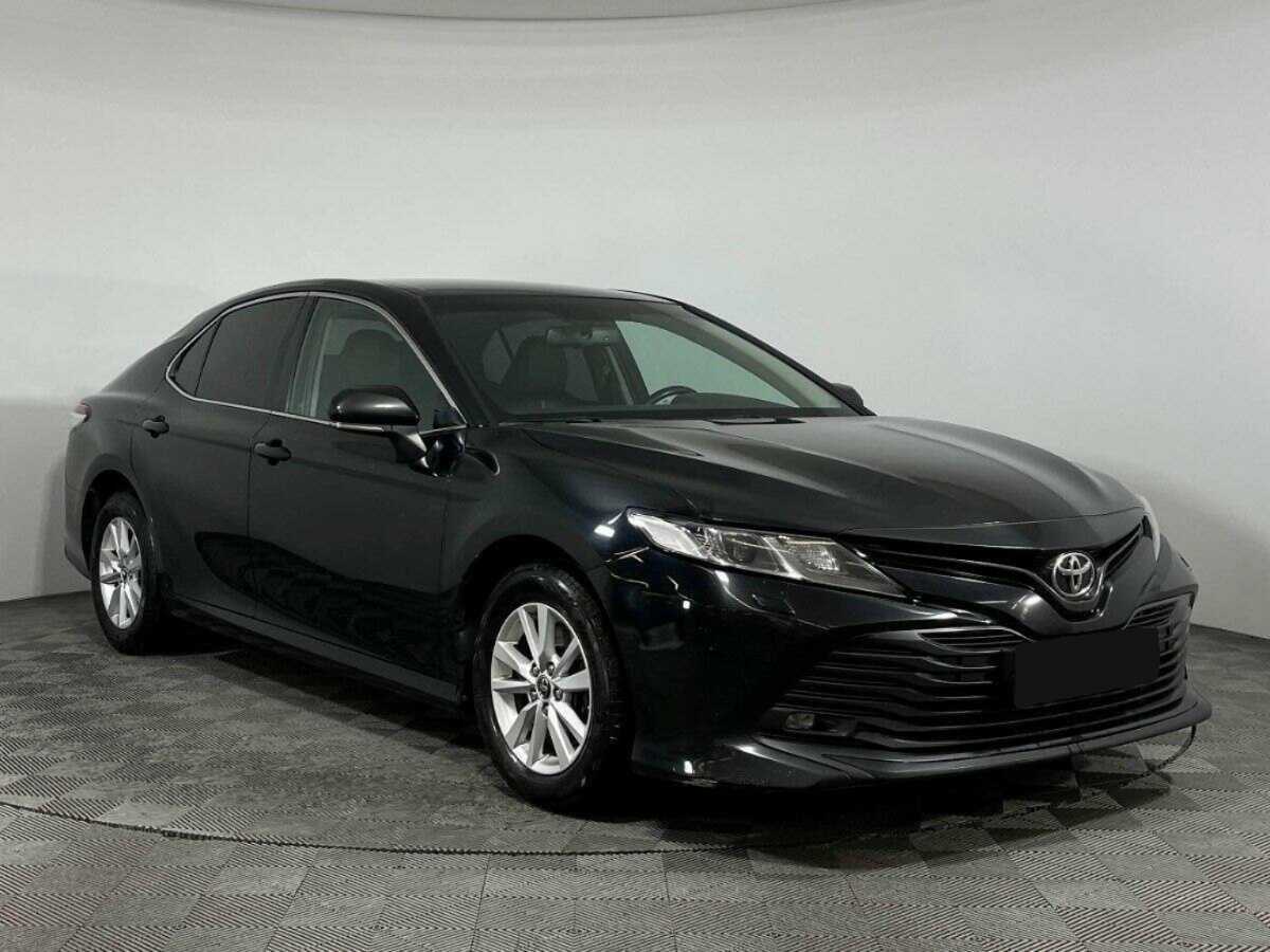 Toyota Camry с пробегом — 2019 год. Фото: #2