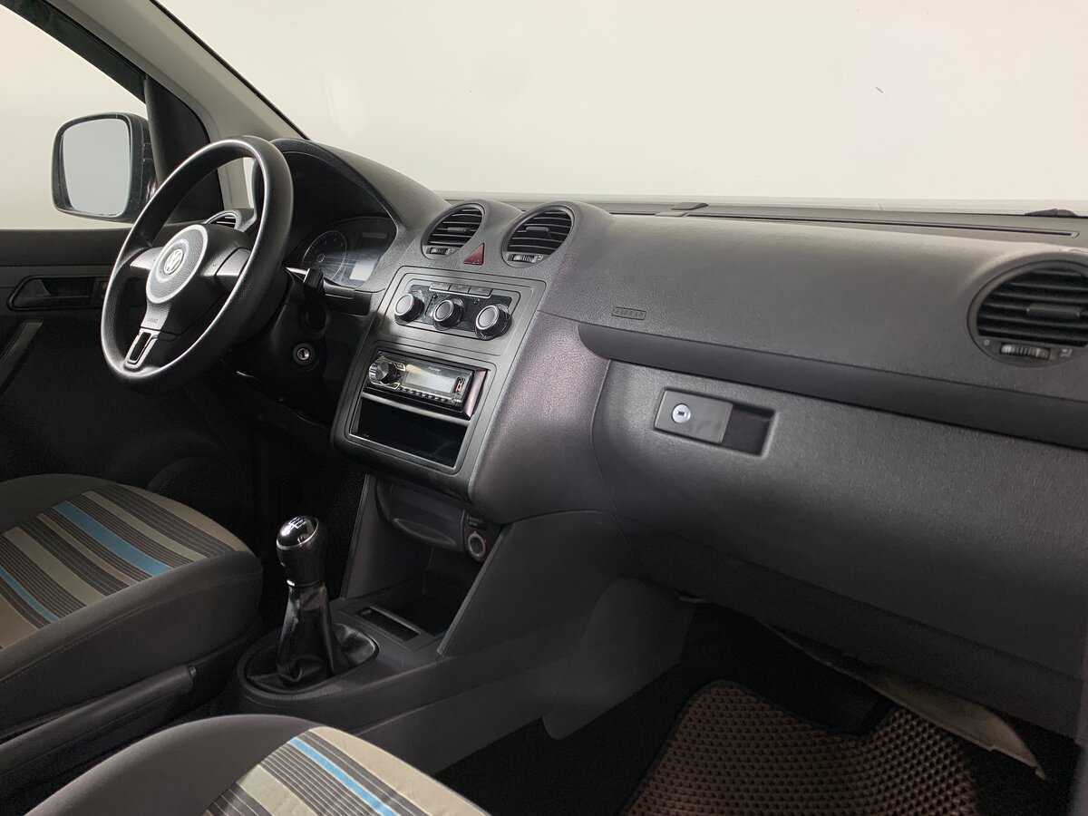 Volkswagen Caddy с пробегом — 2012 год. Фото: #13