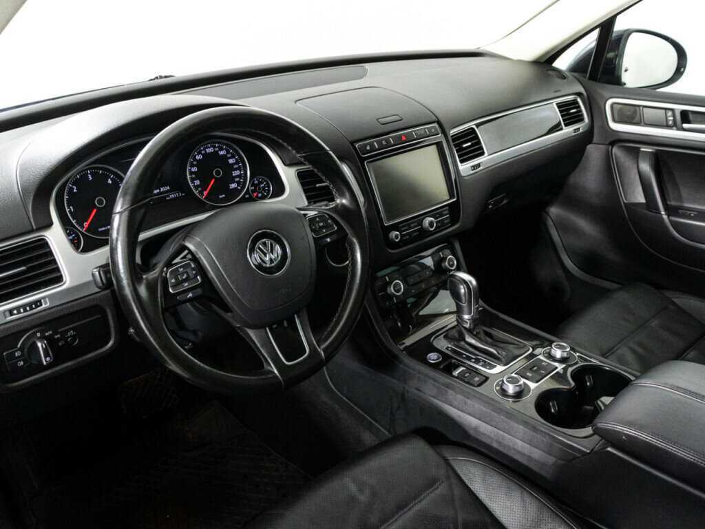 Volkswagen Touareg с пробегом — 2016 год. Фото: #8