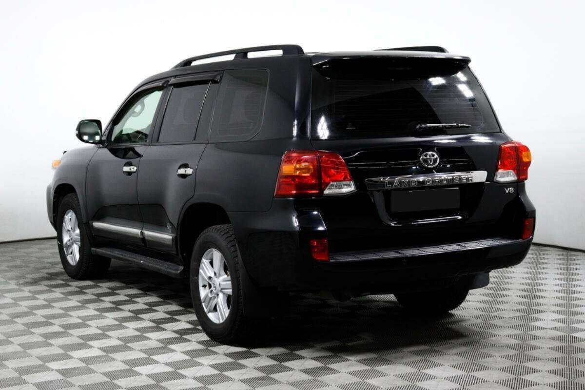 Toyota Land Cruiser с пробегом — 2012 год. Фото: #6