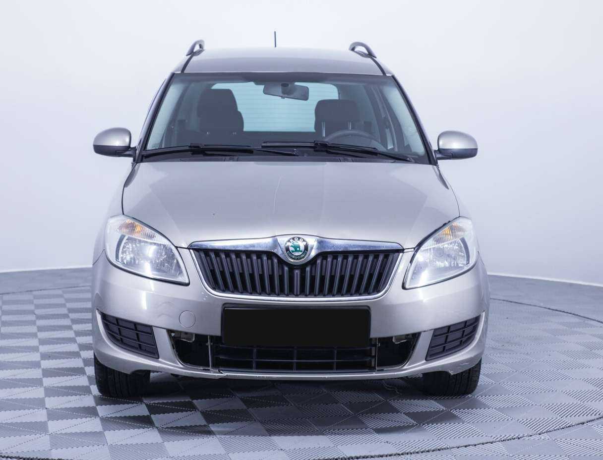 Skoda Roomster с пробегом — 2011 год. Фото: #1