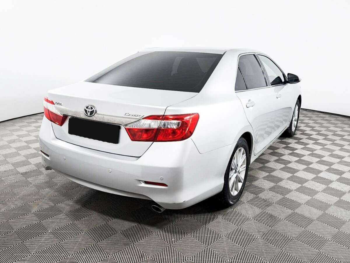 Toyota Camry с пробегом — 2014 год. Фото: #3