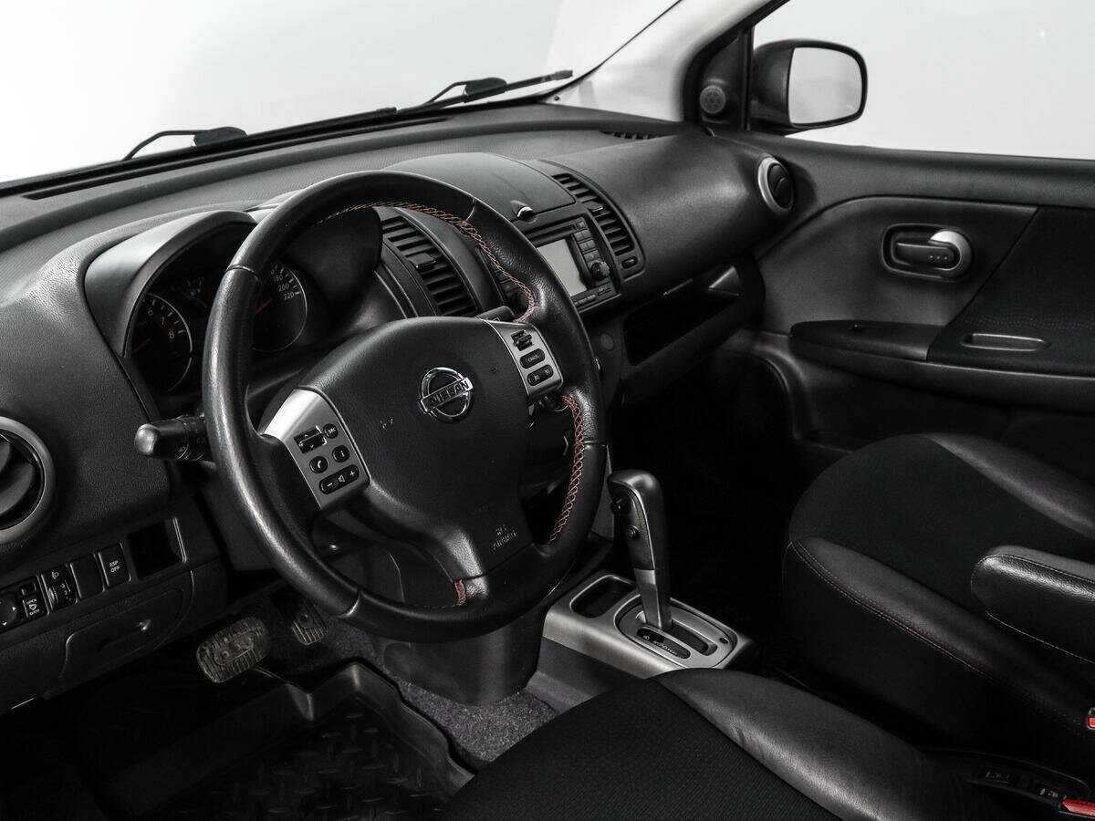 Nissan Note с пробегом — 2010 год. Фото: #6