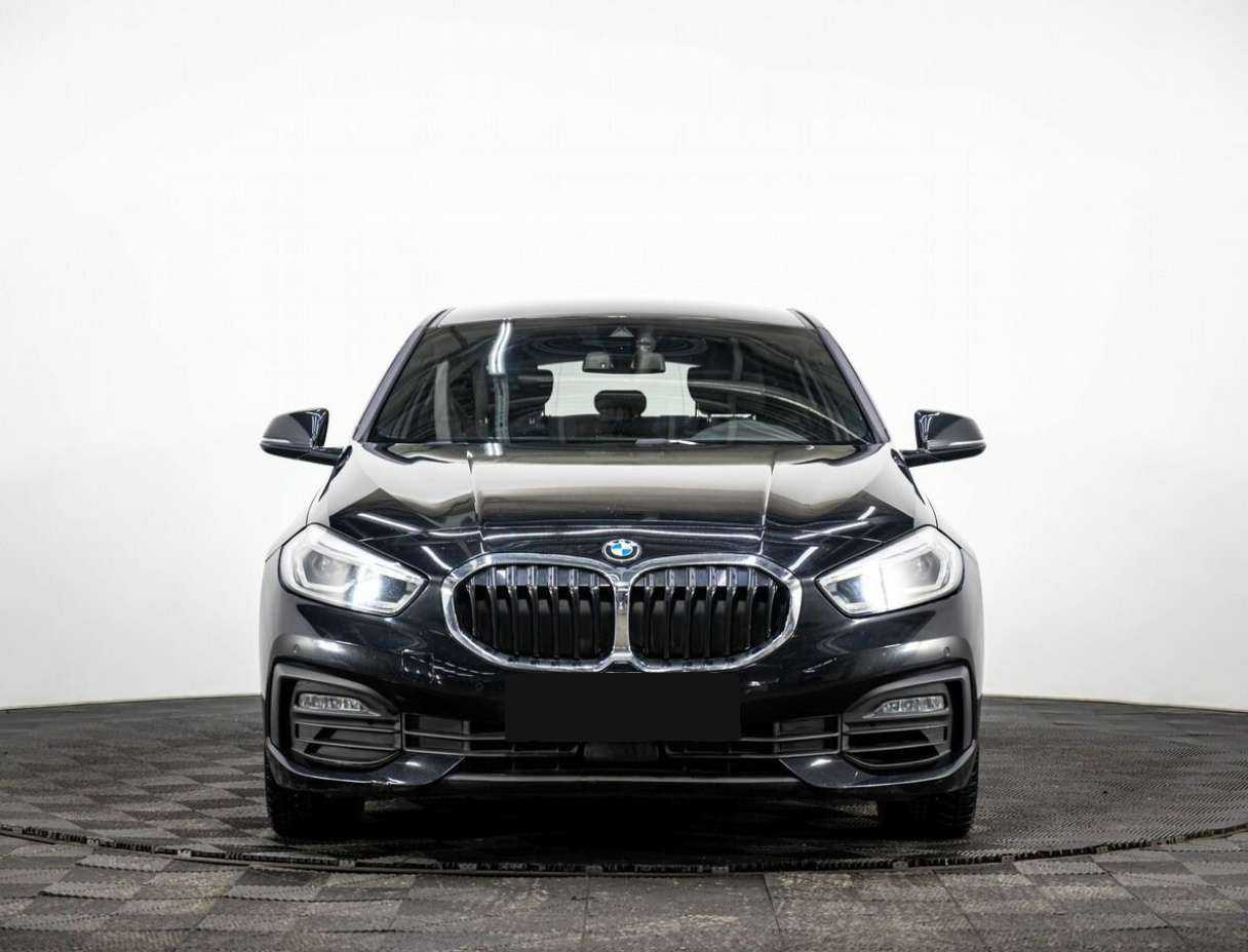 BMW 1 серии с пробегом — 2019 год. Фото: #1