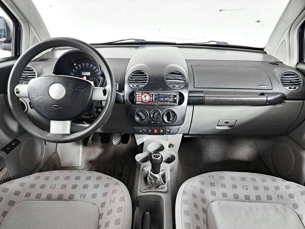 Volkswagen Beetle с пробегом — 1998 год. Фото: #11